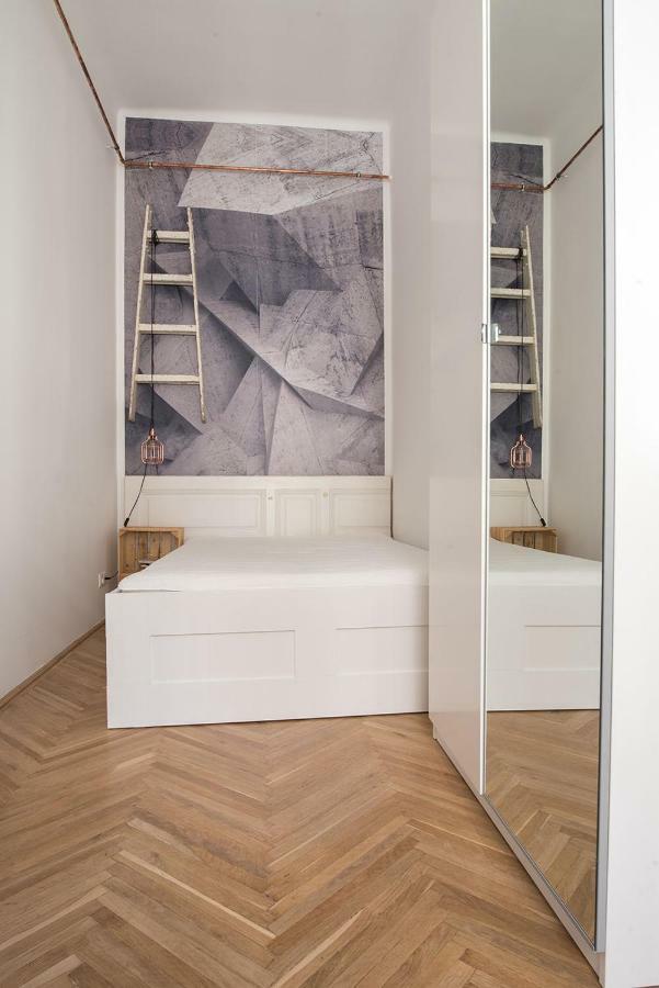 Nice "Trabi" Apartment In The City 부다페스트 외부 사진