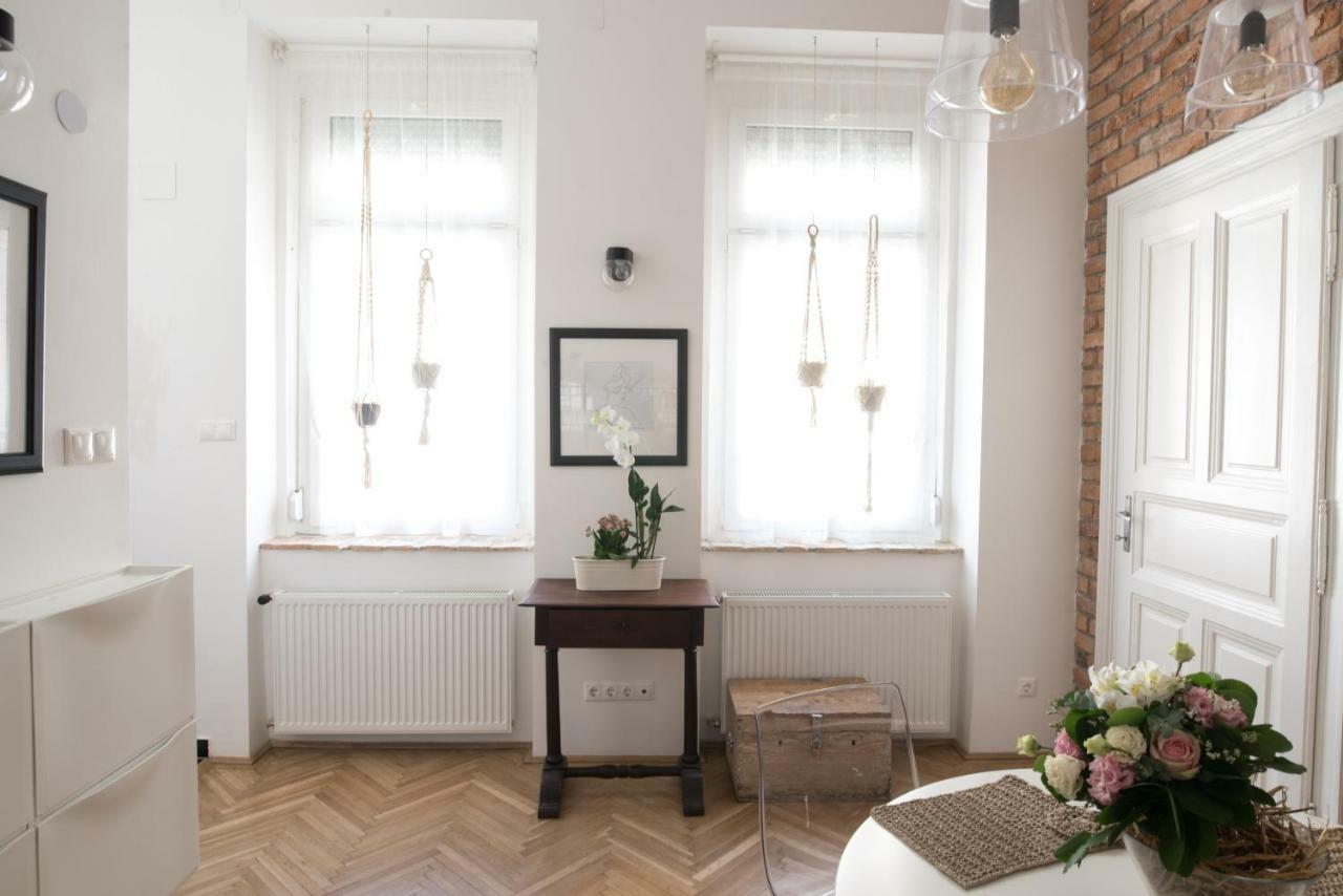 Nice "Trabi" Apartment In The City 부다페스트 외부 사진
